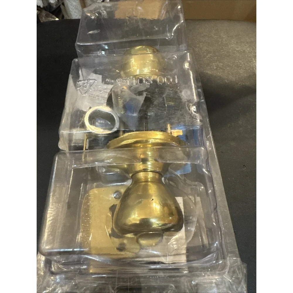 Kwikset Bed‎ and Bath Door Knob Set with Turn Button Locking